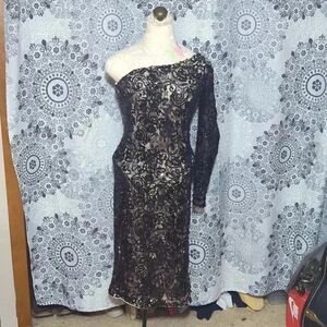 Stunning nwt mob. Off shoulder black lace sequin & applique dress